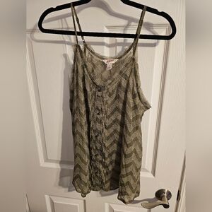 Arizona Jean Company Green and White Chevron Top